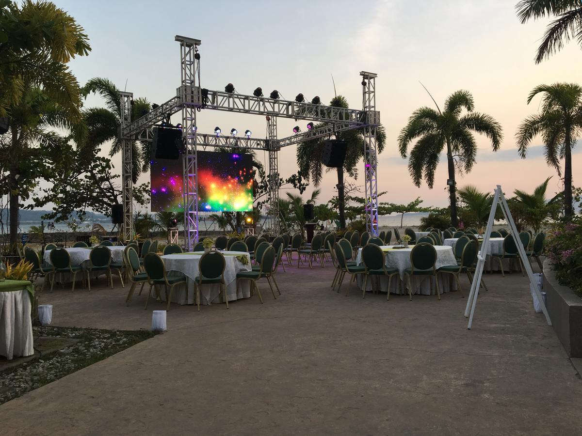 The Lighthouse Marina Resort Olongapo Esterno foto
