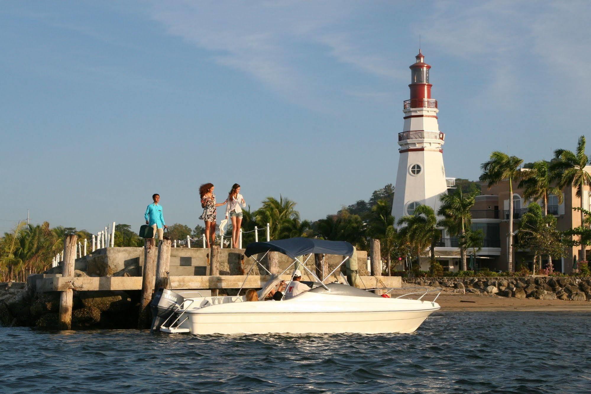 The Lighthouse Marina Resort Olongapo Esterno foto